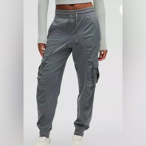 Womens Lululemon dance studio